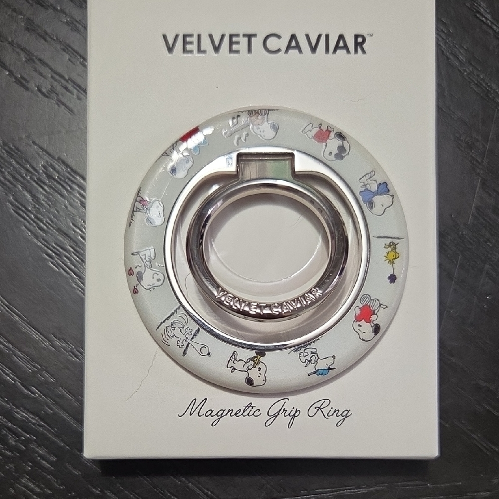Velvet Caviar Snoopy Multi-Color Phone Ring - Picture 3 of 7
